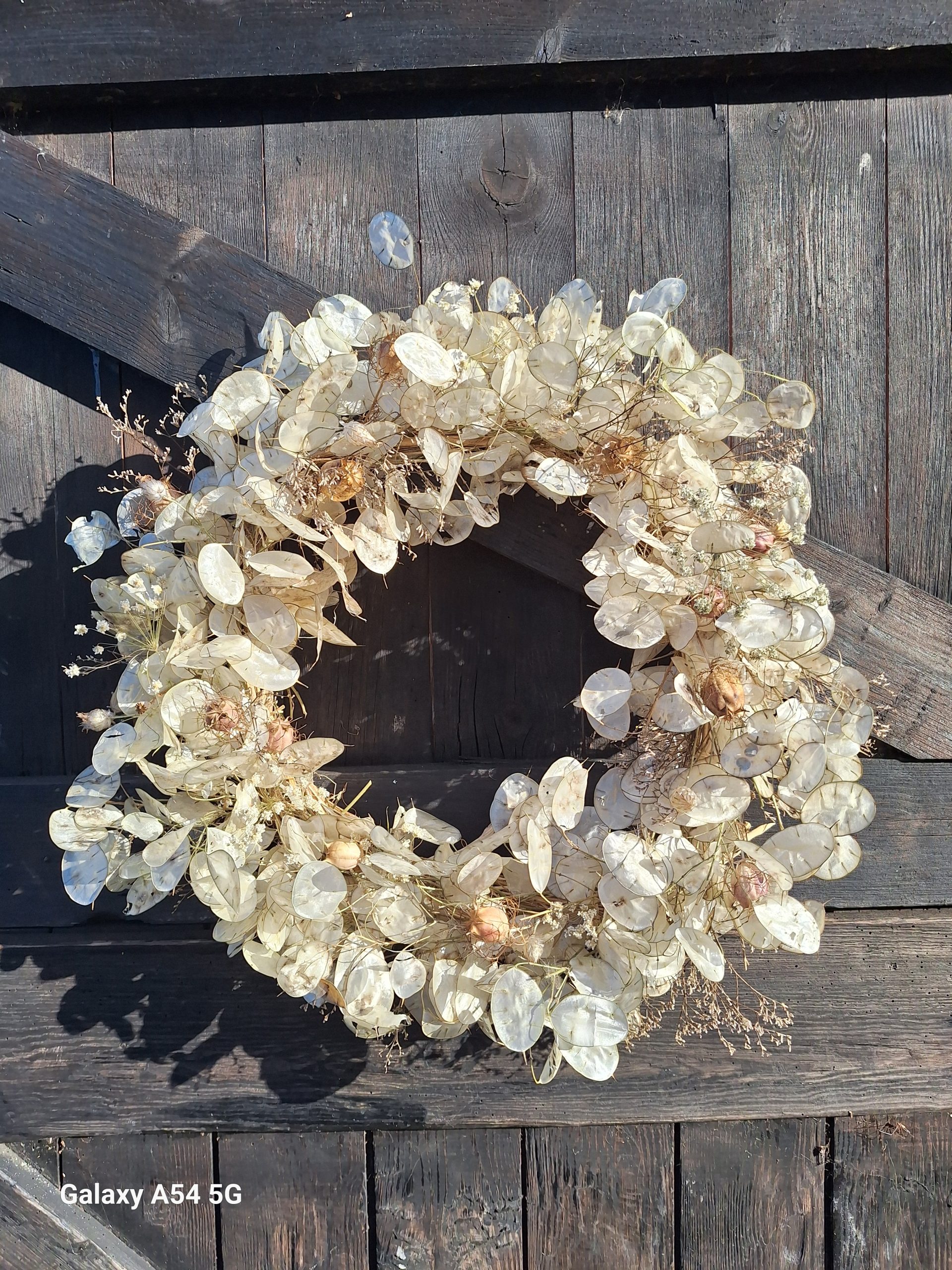Everlasting Wreath Of Lunaria, and a hint of Nigella Seedheads and Limonium