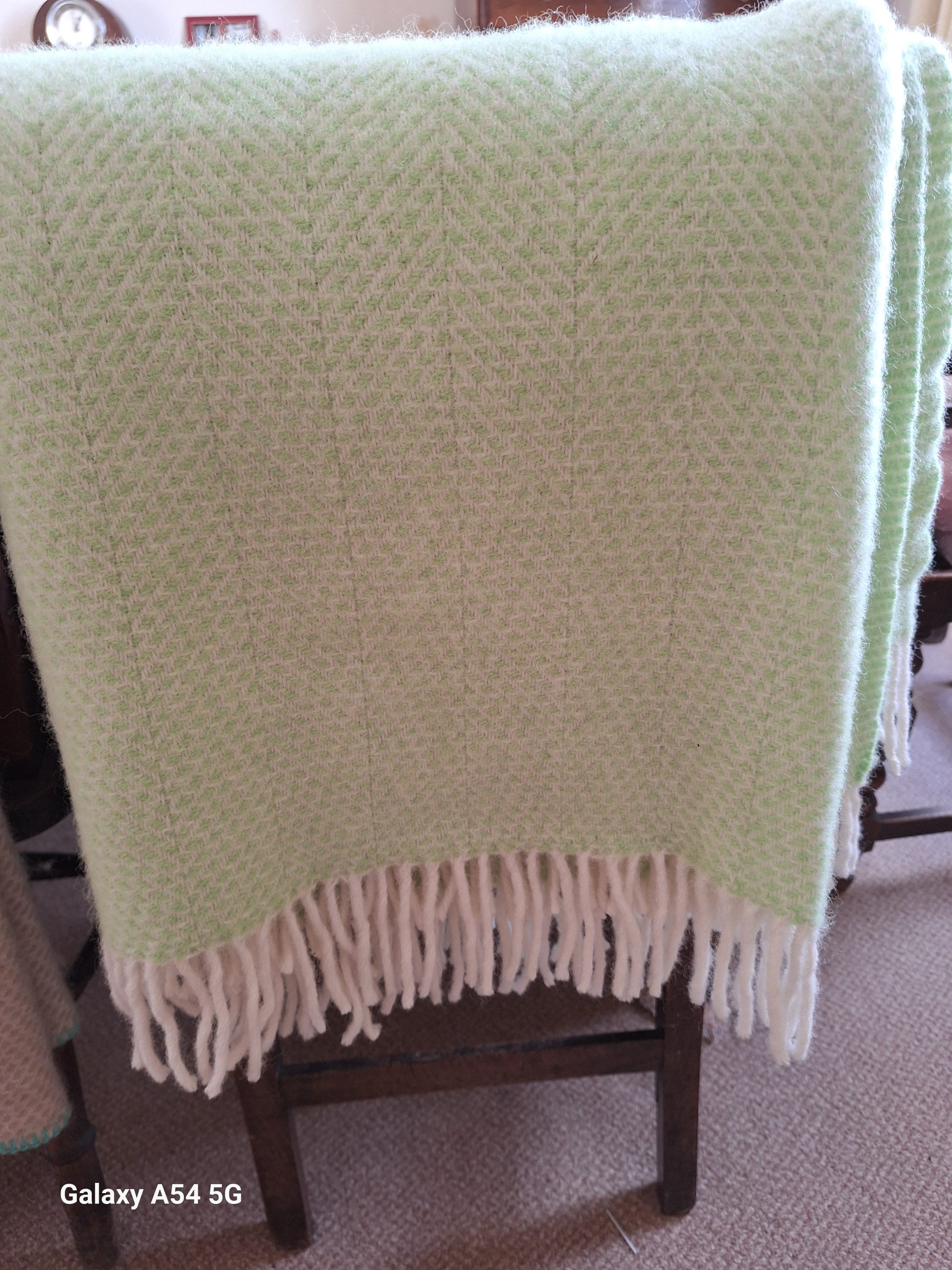 Beautifully made 100% Wool Blanket or Throw - Double Size in Grass Green